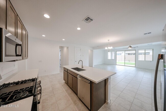 Foto del edificio - 14764 W Smoketree Dr