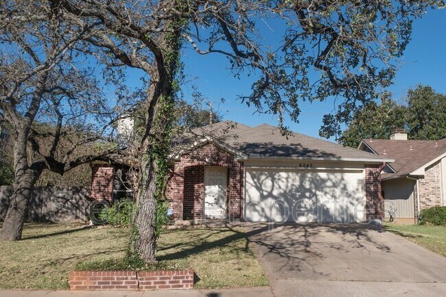 Foto del edificio - 6040 Abilene Trl
