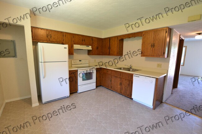 Foto del edificio - 654 Meadowood Ln