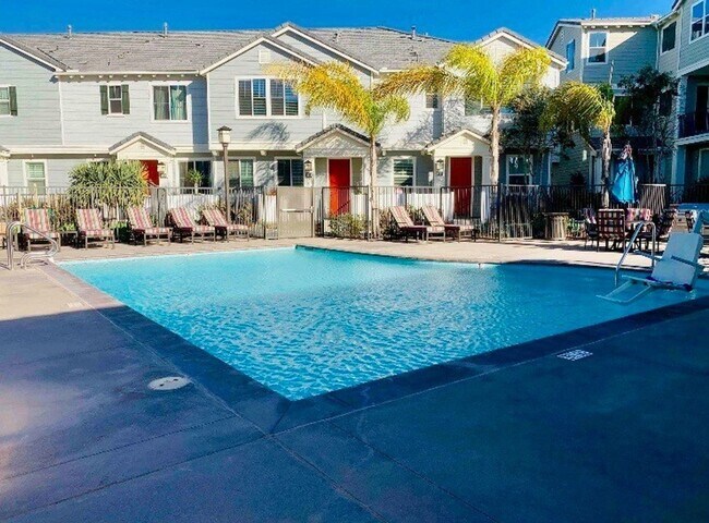 Foto del edificio - SPACIOUS 5 bedroom, 3 bath home in Bayside...