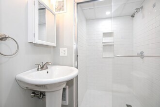 Building Photo - 39 Bourne St