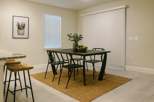 Foto del edificio - 7415 Olivewood Ave