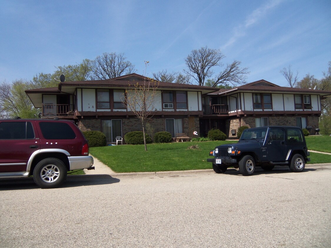 803 Rogers St, Milton, WI 53563 Apartments in Milton, WI