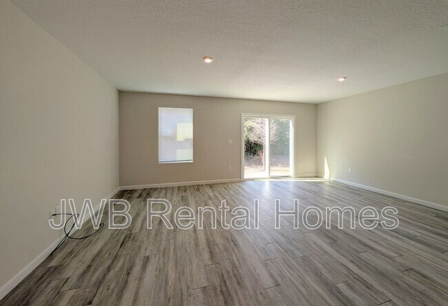 Building Photo - 8236 Halls Hammock Ct