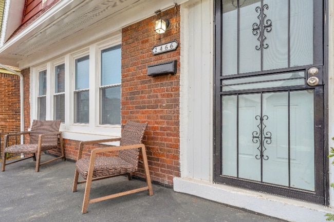 Foto del edificio - 2466 Highland St