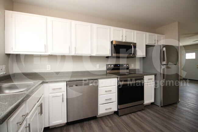 Photo - 1732 W Maricopa St House