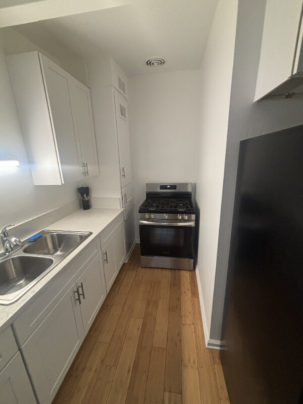 Building Photo - 11842 Venice Blvd.