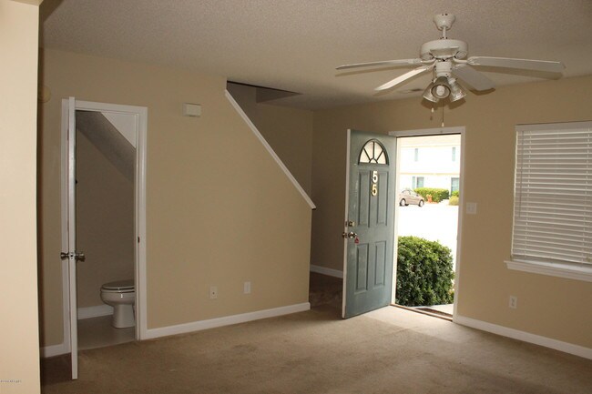 Building Photo - 55 Pirates Cove Dr