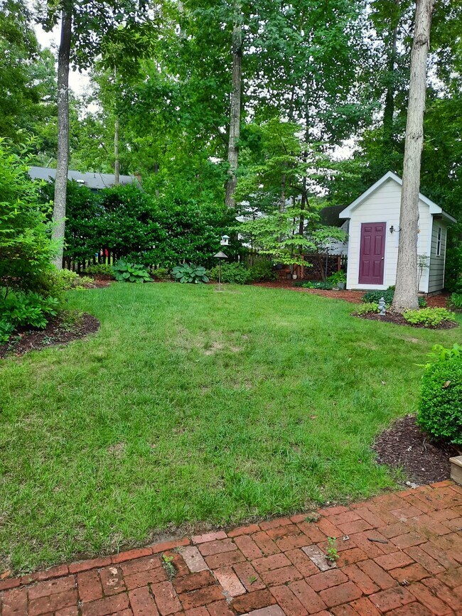 Building Photo - 635 Glenmeadow Rd