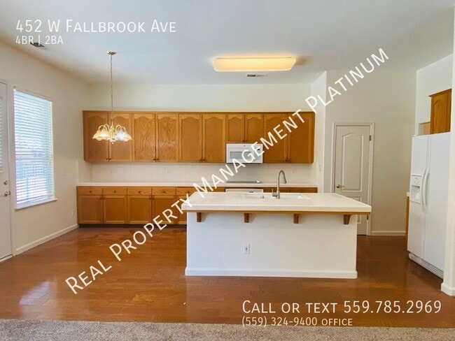 Building Photo - 452 W Fallbrook Ave