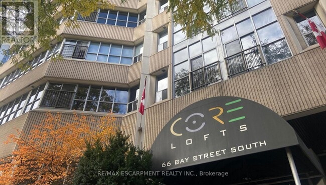 Building Photo - 66 Bay St S