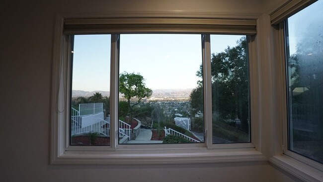 Foto del edificio - 11700 Laurelwood Dr
