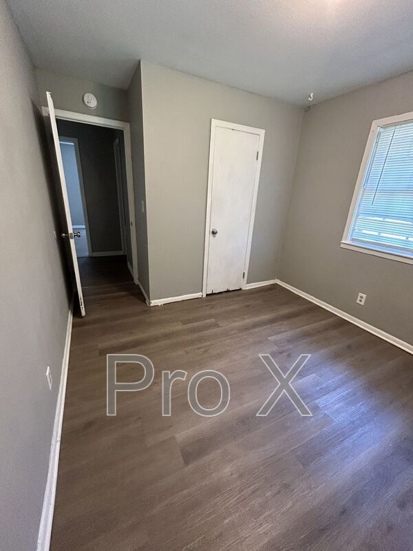 Foto del edificio - 901 1/2 S. Taylor St.