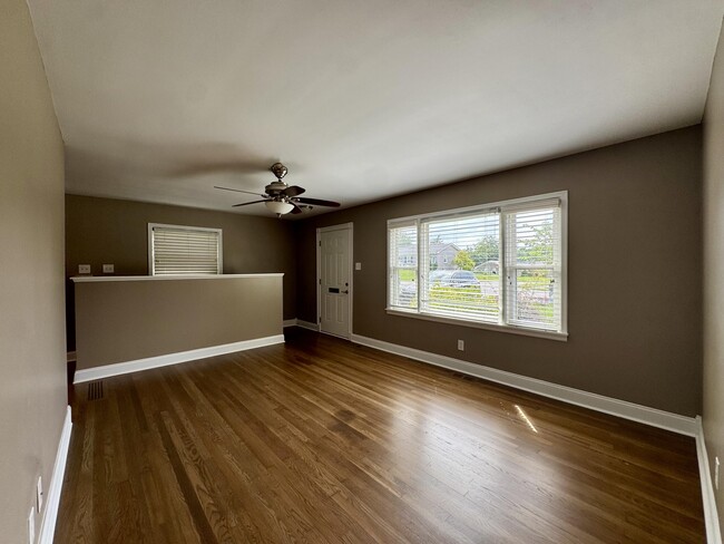 Foto del edificio - 2564 Millbrook Dr