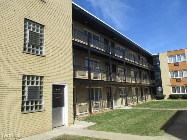 Building Photo - 9751 S Charles St