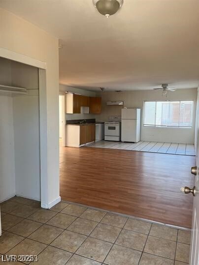 Foto del edificio - 2908 E Poplar Ave