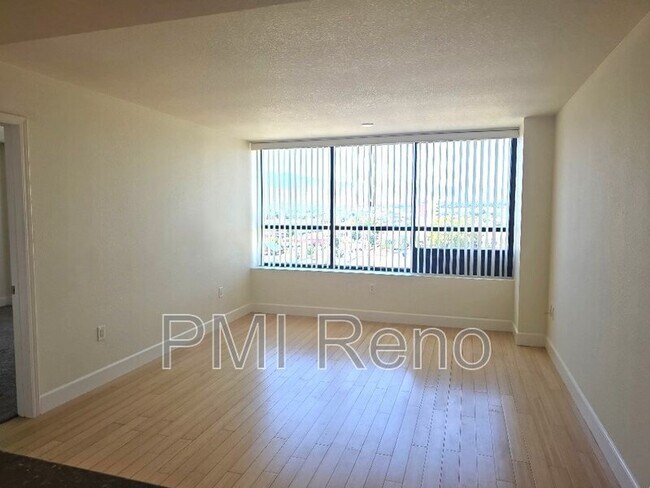 Foto del edificio - 450 N Arlington Ave