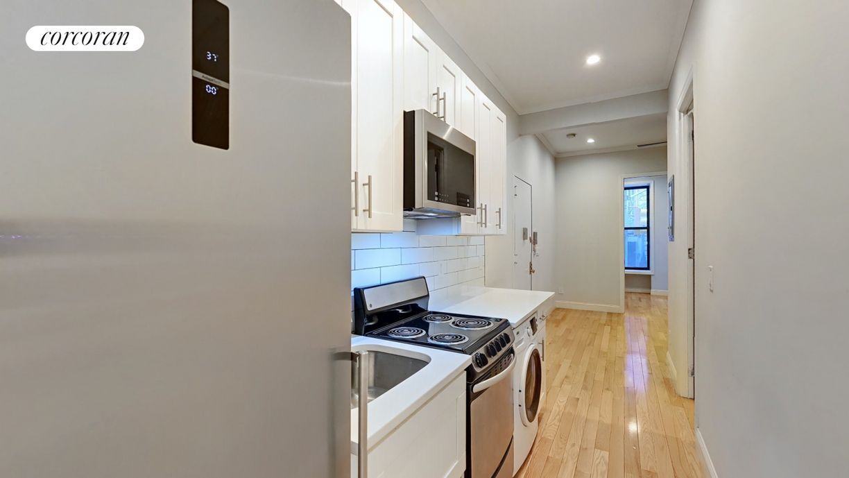 Primary Photo - 315 E 57th St