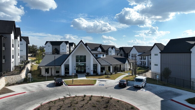 Building Photo - Istana At Wurzbach