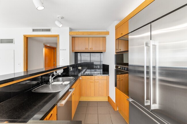 Foto del edificio - 1330 Ala Moana Blvd