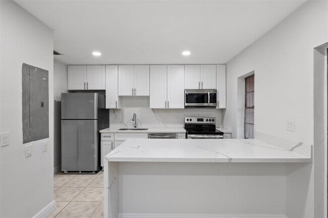 Foto del edificio - 2787 NW 196th St