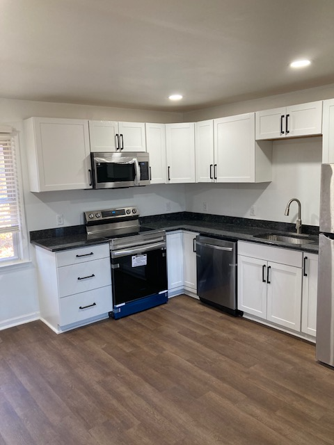 Building Photo - 106 Camelot Dr