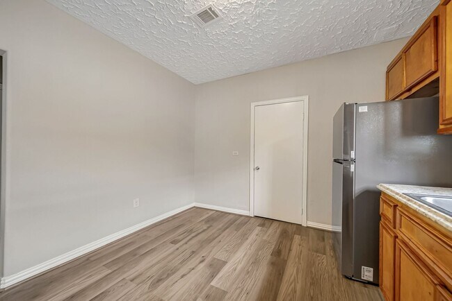 Foto del edificio - 5204 Nichols St