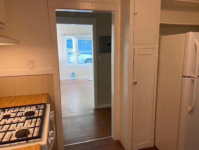 Building Photo - 459 Franklin St