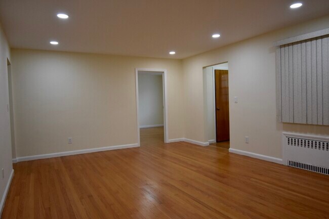 Foto del edificio - 356 Slocum Way