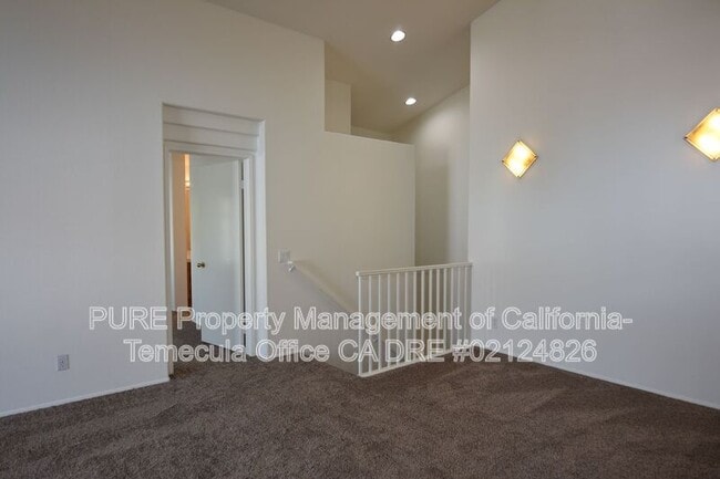 Building Photo - 5560 Renaissance Ave