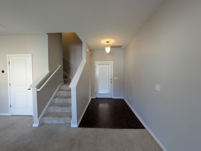 Building Photo - Gorgeous Home located in the Villages of B...