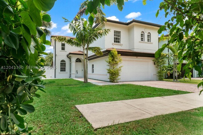 Building Photo - 3040 SW 44th St
