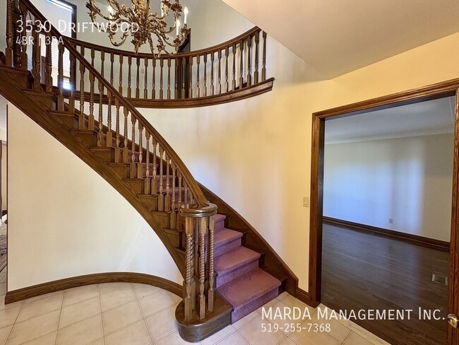 Photo du bâtiment - CHARMING 4 BED/ 2.5 BATH HOME - SOUTH WIND...