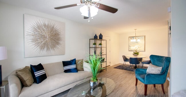 Foto del edificio - The Champion at Bluegrass Apartments