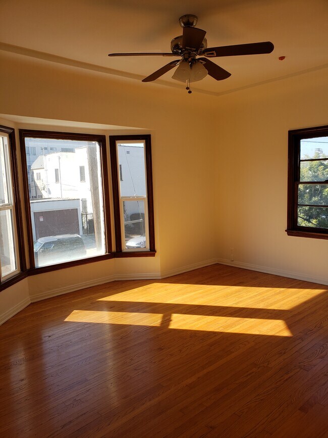 Building Photo - 8619 Cashio St