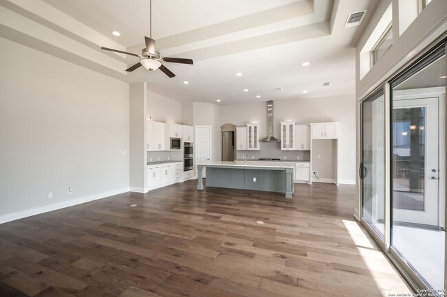 Building Photo - Timeless Luxury