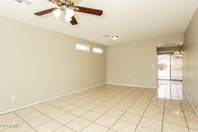 Foto del edificio - 13001 N 127th Ln
