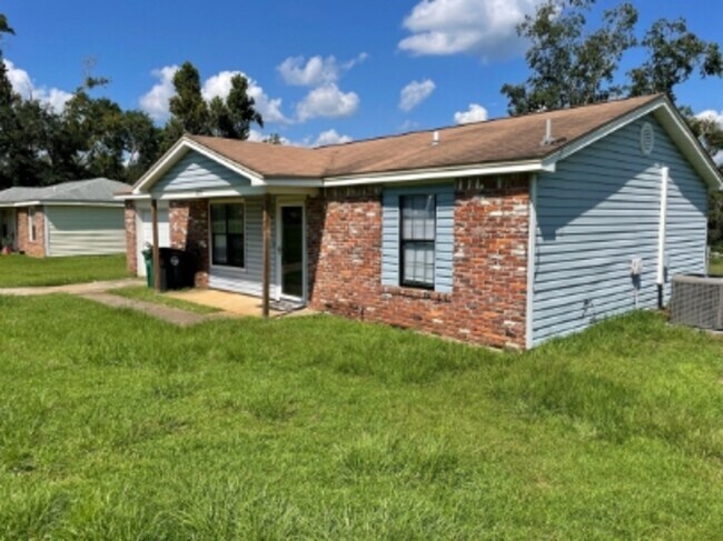 Foto del edificio - 2071 Little River Ln
