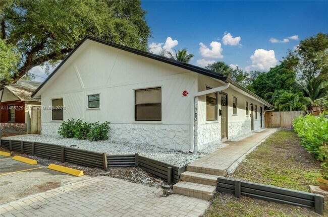 Building Photo - 1780 SW 22nd St