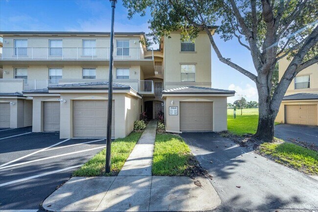 Building Photo - 2060 Greenview Shores Blvd