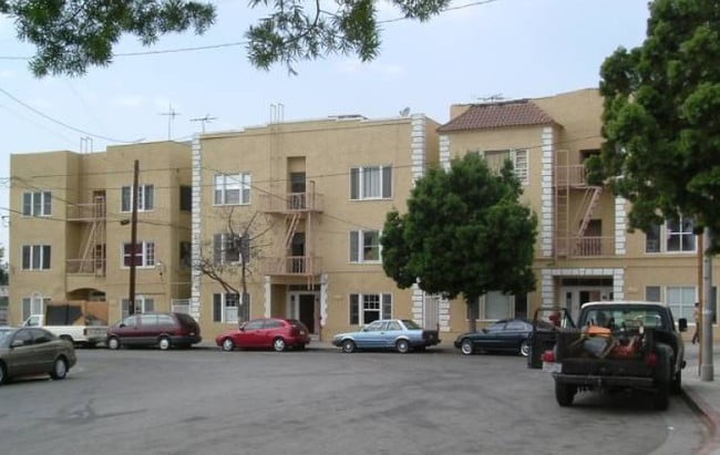 Building Photo - 437-443 Hartford LLC "Hartford Hills"