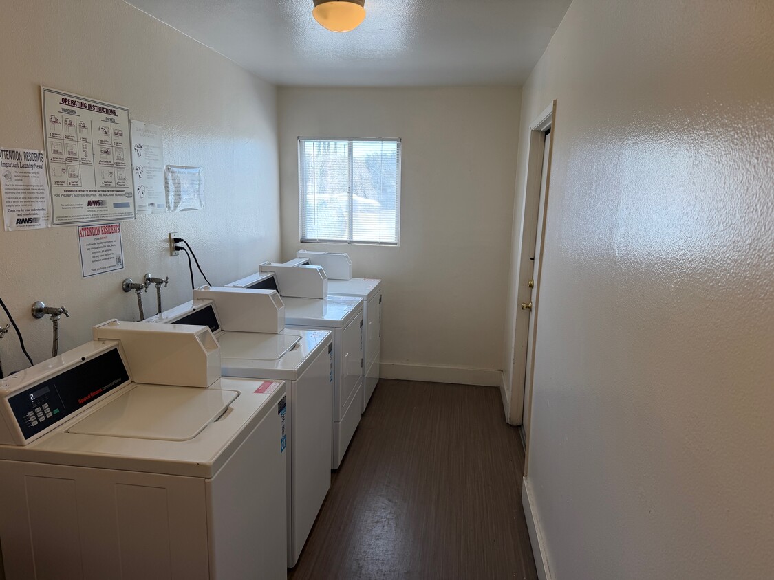 Building Photo - 6129 Cahuenga
