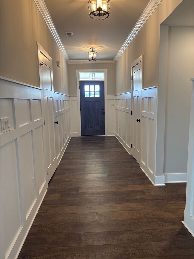 Foto del edificio - Beautiful New Build 4 Bed, 2.5 Bath, Bonys...