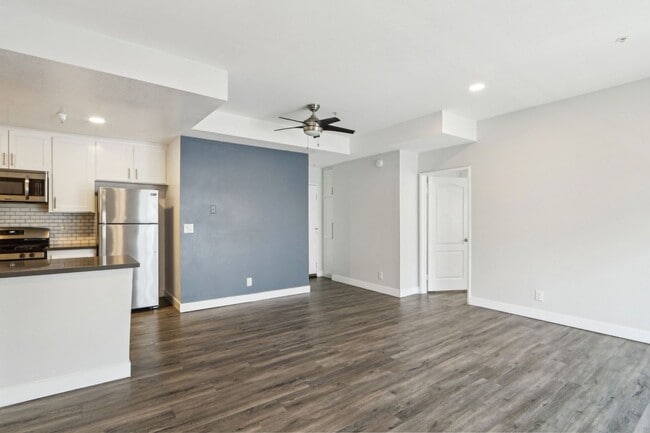 Interior Photo - 7057 Lanewood Ave