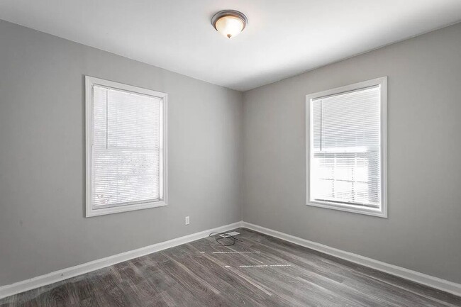 Building Photo - Don't Miss completely remodeled  2 bedroom...