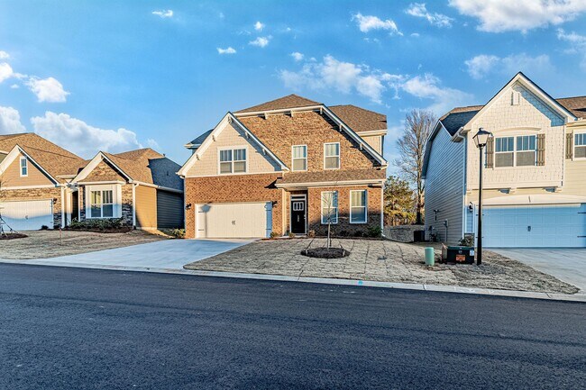 Foto del edificio - 5 Bedroom 4 Bathroom Home in Greer 29651!