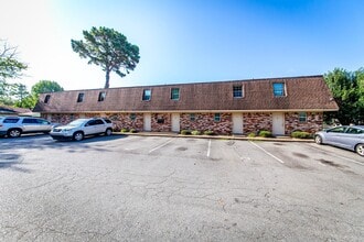 Building Photo - 200 Crestview Dr