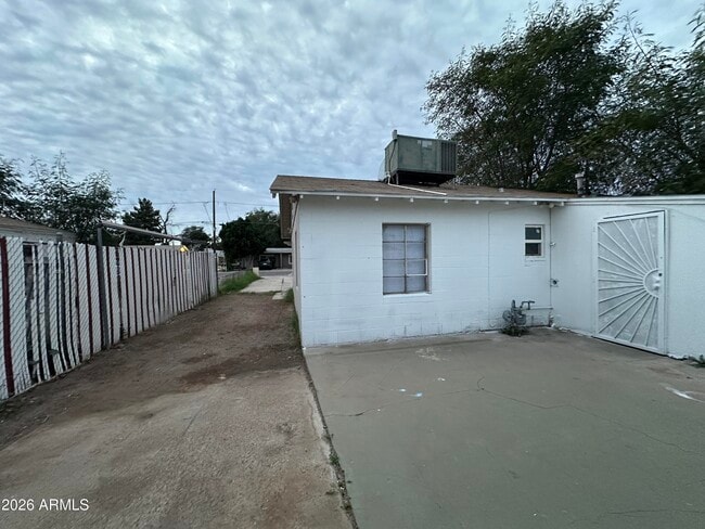 Foto del edificio - 6547 N 59th Dr