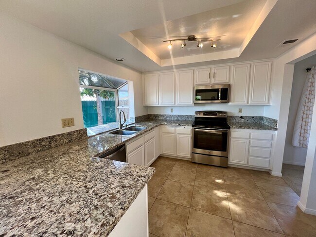 Foto del edificio - Spacious 4BD/2.5Bth Home in Rancho Penasqu...