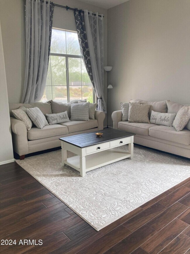 Building Photo - 15620 N 14th Dr